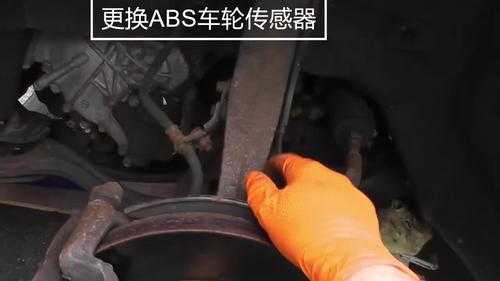 ABS传感器故障正极接地（abs传感器接连坏）