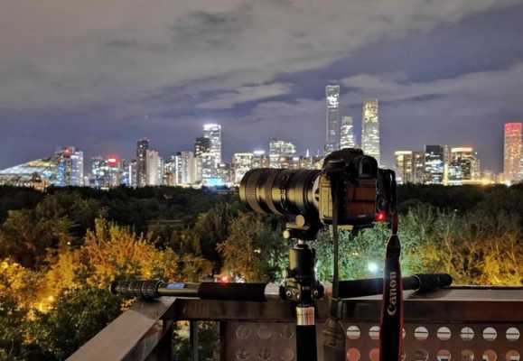 每三脚架怎样拍夜景（三脚架夜景参数）