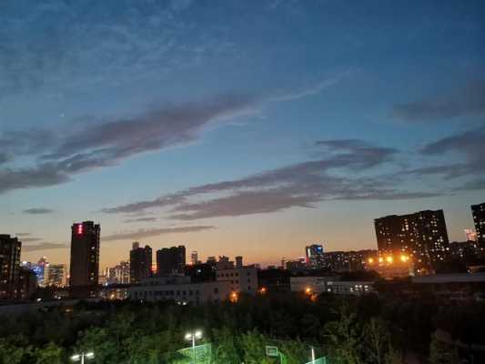 拍夜景天空发红（华为手机怎么拍夜景天空）