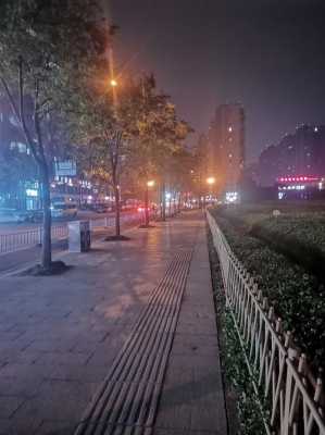 夜景模糊照片（苹果手机拍夜景模糊）