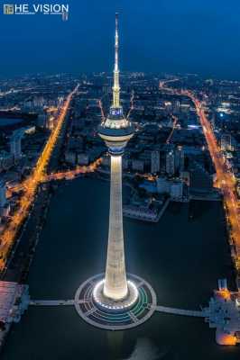 天空塔夜景（形容晚上的天空和夜景）