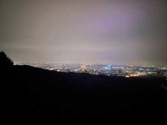 怎样拍摄山的夜景（怎样拍摄山的夜景照片）