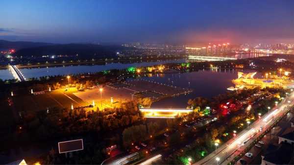 抚顺月牙岛看夜景论坛（辽宁省抚顺市月牙岛的风景）