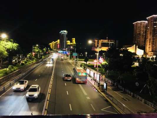 城市街道夜景摄影（城市街道夜景视频下载）