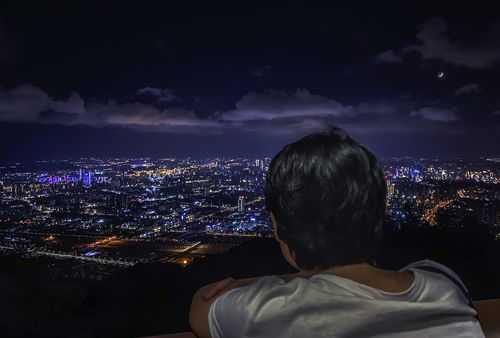 喜欢拍夜景的你（喜欢拍夜景照片的男人）