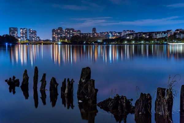 水面夜景拍摄（水面夜景说说）