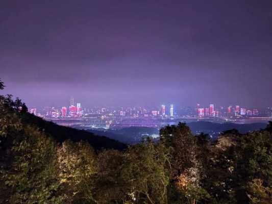 岳麓山夜景图片大全（长沙岳麓山夜景图片）