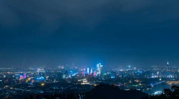 阴天可以拍夜景吗（阴天适合拍夜景吗）