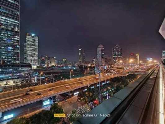 包含索尼6100夜景评测的词条