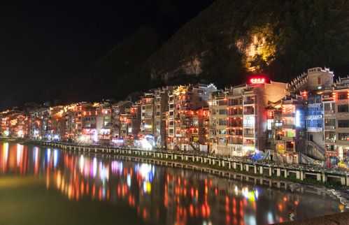 镇远夜景如何形容（如何形容上海的夜景）