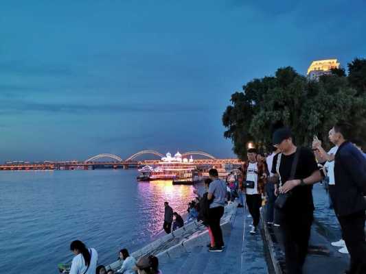 哈尔滨松花江照片夜景（哈尔滨松花江江边图片）