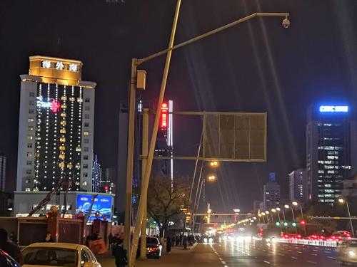 太原马路夜景图片（太原马路夜景视频）