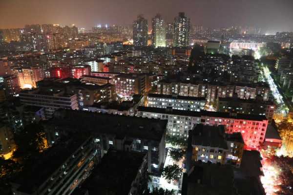 深圳爬楼夜景（深圳拍夜景的楼顶）