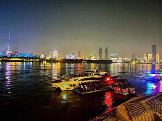 武汉的夜景图片（武汉的夜景图片真实）