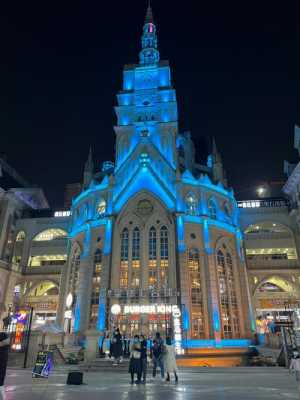 光谷步行街夜景（光谷步行街夜景图片）