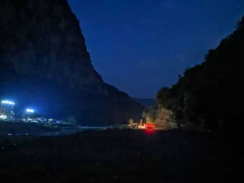 大山里的摄影夜景图片（大山里的摄影夜景图片真实）