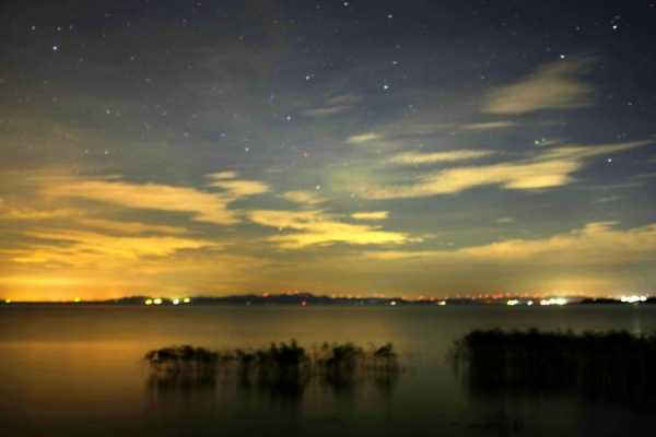 星空夜景的拍摄方法（星空夜景的拍摄方法和技巧）