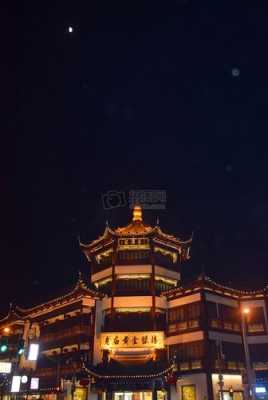 古风屋顶夜景（古风屋顶夜景图片）