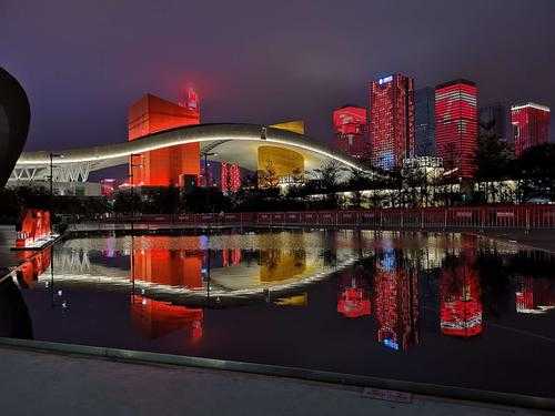 深圳市民中心夜景（深圳市民中心夜景几点）